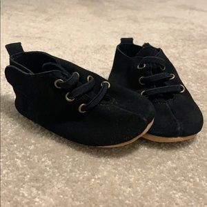 Black Zutano baby shoes